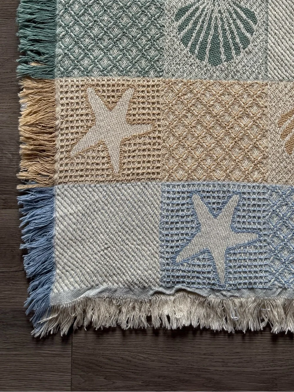 Seashells By The Seashore 100% Cotton Throw Blanket With Fringe Tag Attached